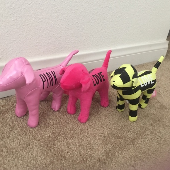 Vs pink dog - Picture 1 of 4