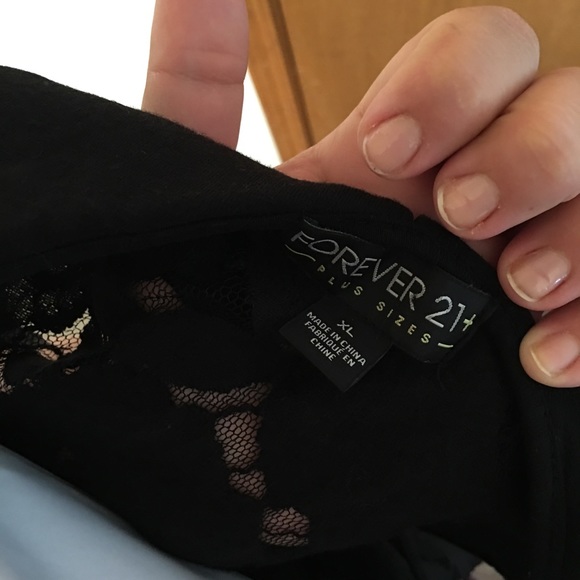 Black Lace F21 Peter Pan Crop Top - Picture 3 of 4