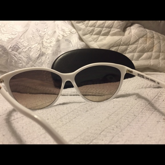 Michael Kors Camila Sunglasses- white - Picture 3 of 4