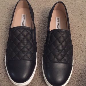 Size 9 Steve Madden sneakers! LOWEST PRICE