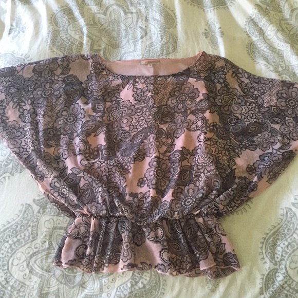 Julie's Closet- elegant flared arm blouse