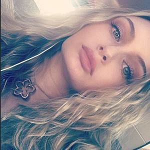 Meet your Posher, Aimée