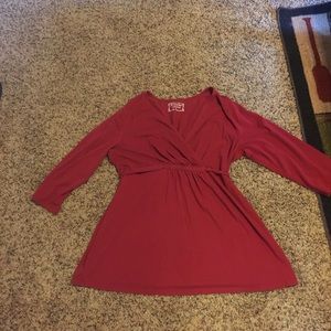 Maternity shirt ties in the back size large