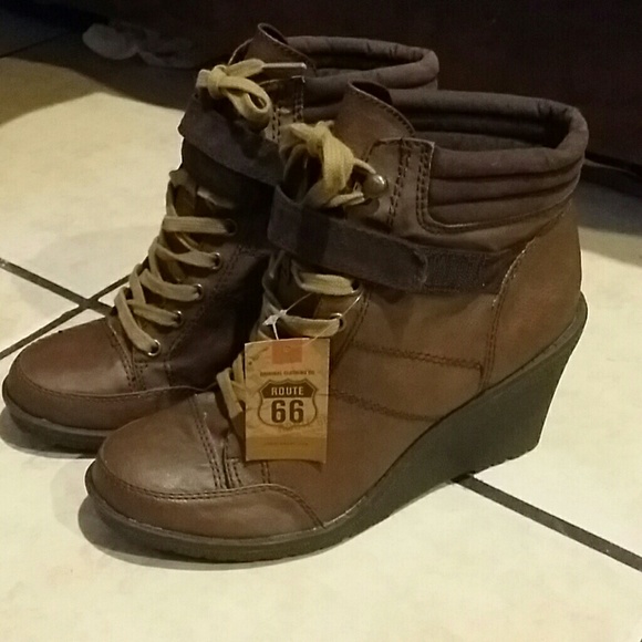 NWT wedge ankle boots