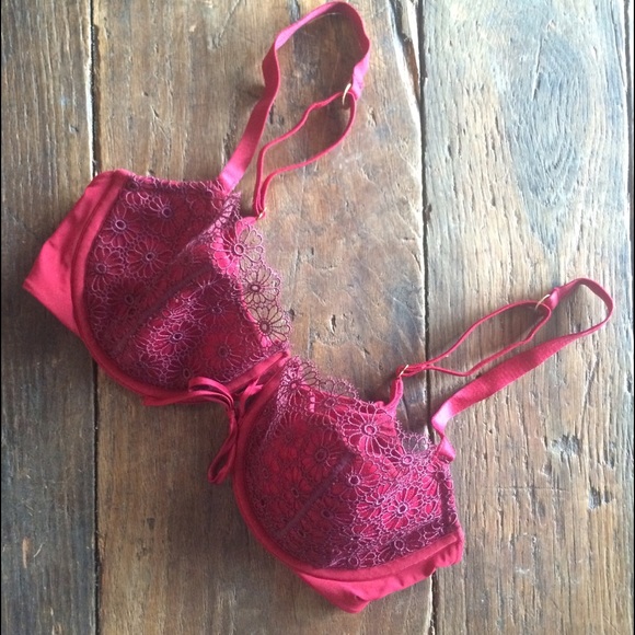 Victoria's Secret Push Up without Padding Bra