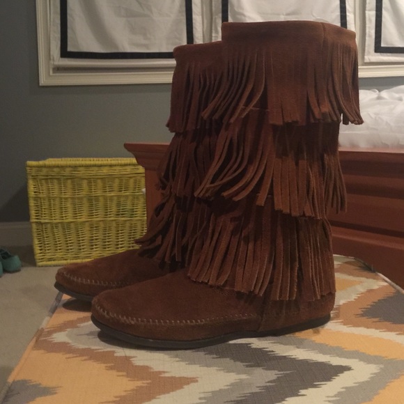 3 tier Minnetonka boots