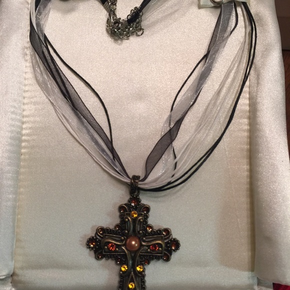 Vintage Cross Necklace - Picture 3 of 4