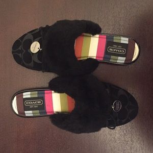 Coach fluffy slippers