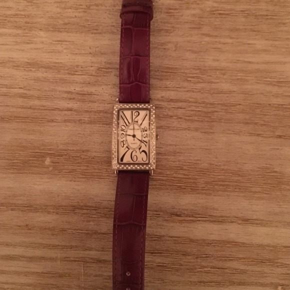 Red leather quartz watch !