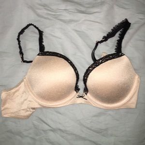 Arie "Lexi" bra