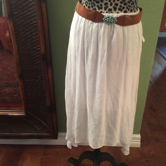 NWT BCX White flowey skirt - Picture 1 of 2