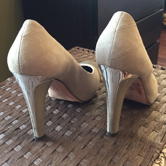 BCBGMAXAZRIA HEELS Danielle Round Toe 8.5