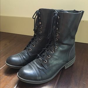 Combat boots