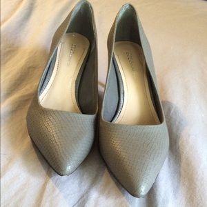 BCBGeneration Gaminkha Reptile Pump