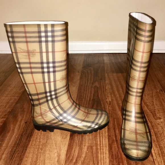 Authentic Burberry Women's Haymarket Rain boots