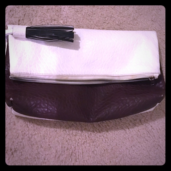 Oversized bi colored clutch - Picture 1 of 1