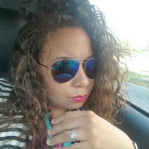 Meet your Posher, Diana