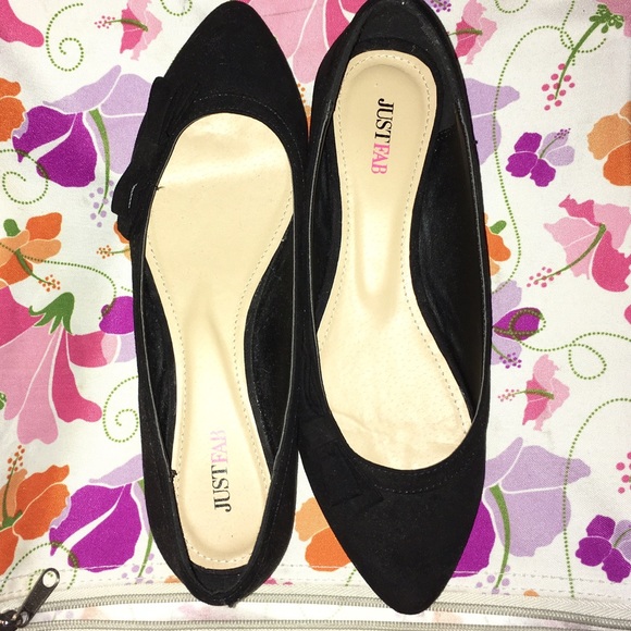 Never warn faux black suede pointed toe bow flats