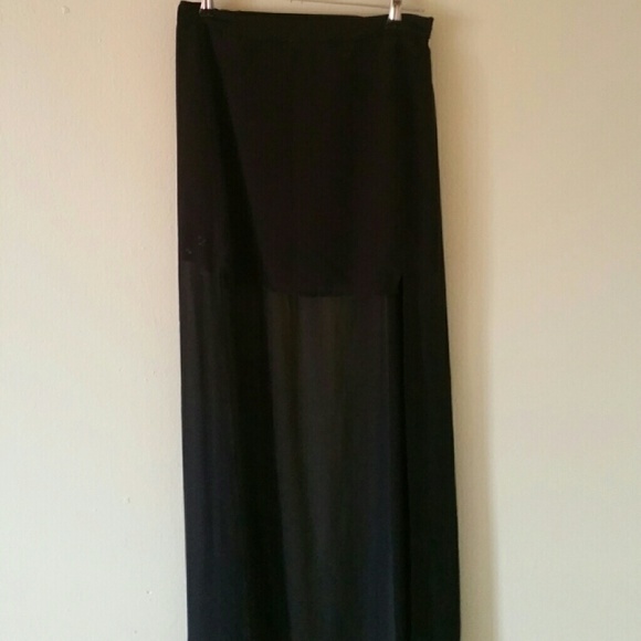 H&M Skirt 🎉$3 if bundled🎉