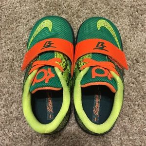 Toddler boy Kevin Durant Nike shoes