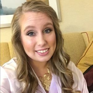 Meet your Posher, Cassie