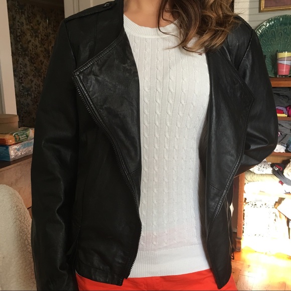 CLOSET CLOSING 9/30 Rezrekshn blackleather jacket.