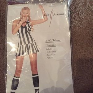 Referee costume