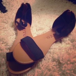 Size 8 black Sandals!