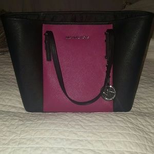 ***SOLD Michael Kors black and magenta medium tote