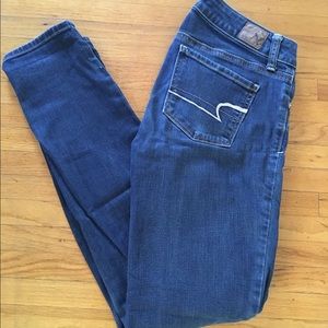 Size 4 American Eagle jeans.