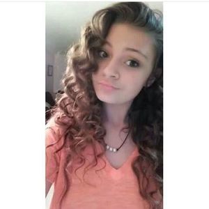 Meet your Posher, Zoe