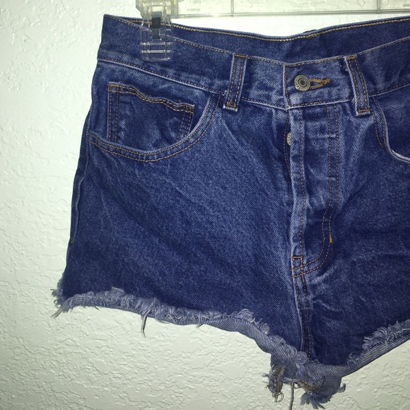 Brandy shorts - Picture 2 of 3