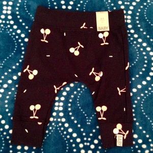 Cotton On Kids Cherry leggings - size 0- 3 months