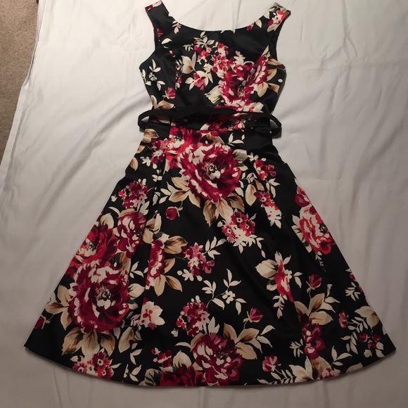 WHBM Floral Vintage 50's Style dress with belt