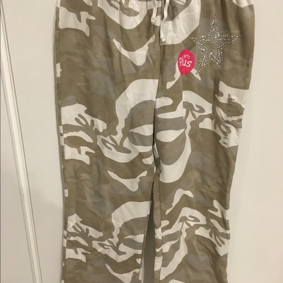 Girls plus size camouflage STAR pants 12 1/2 or 14