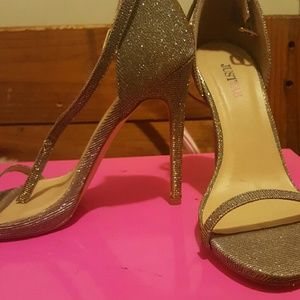 Open toed, gold glitter heel