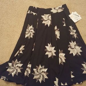 XS LulaRoe Madison Skirt