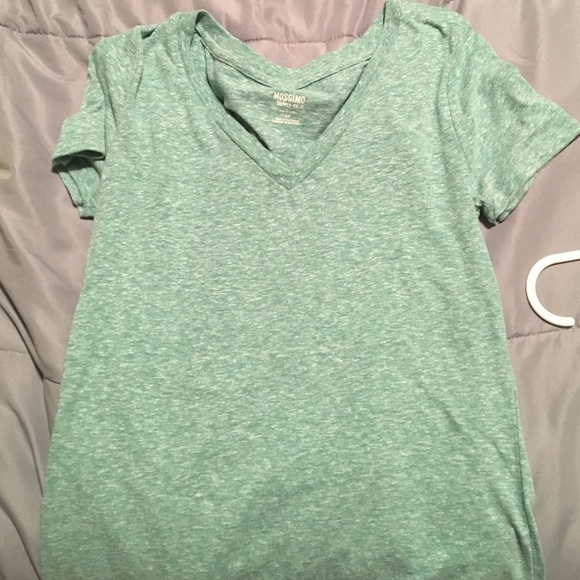 green t shirt - Picture 1 of 2