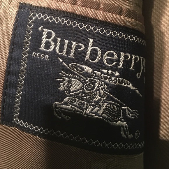 Burberry's made in USA. SOLD at Parisian 44r - Picture 3 of 4