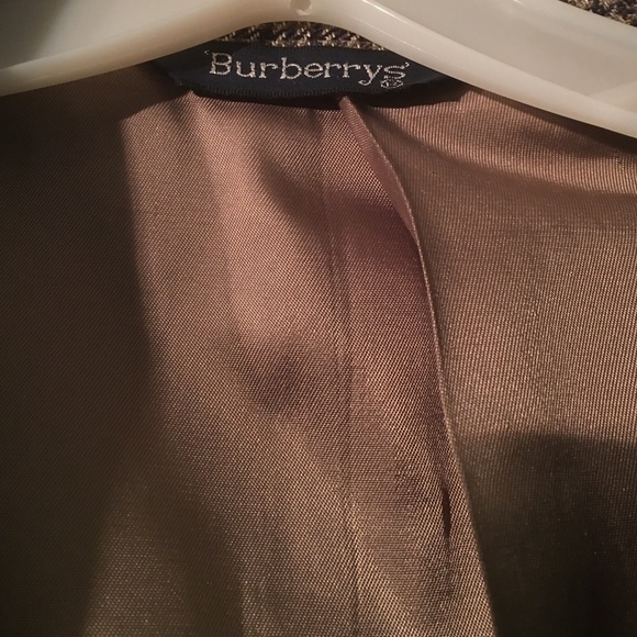 Burberry's made in USA. SOLD at Parisian 44r - Picture 4 of 4