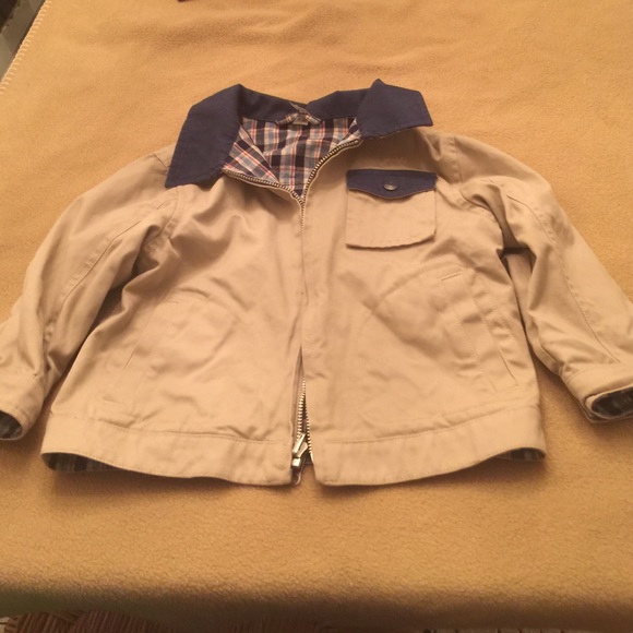 Reversible  gap jacket is in excellent condition