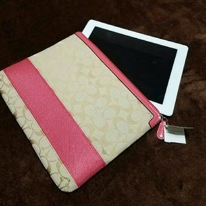 Coach Signature Case