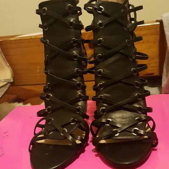 Black lace up, ooen toed heel - Picture 1 of 3