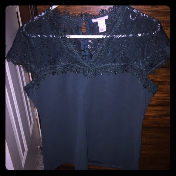 H and M size L never worn. Green lacy top.