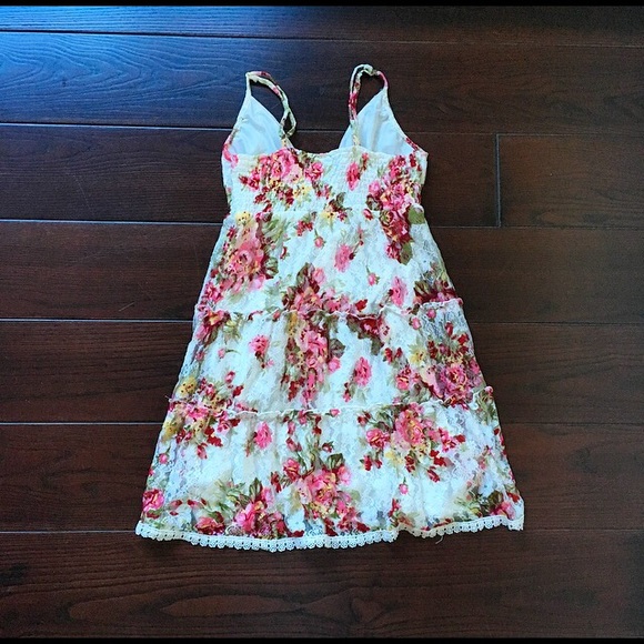 Lace Floral Dress - Picture 2 of 3