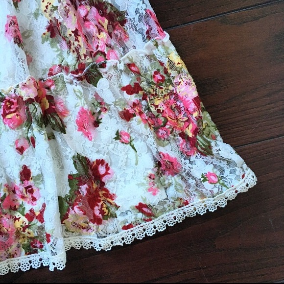 Lace Floral Dress - Picture 3 of 3