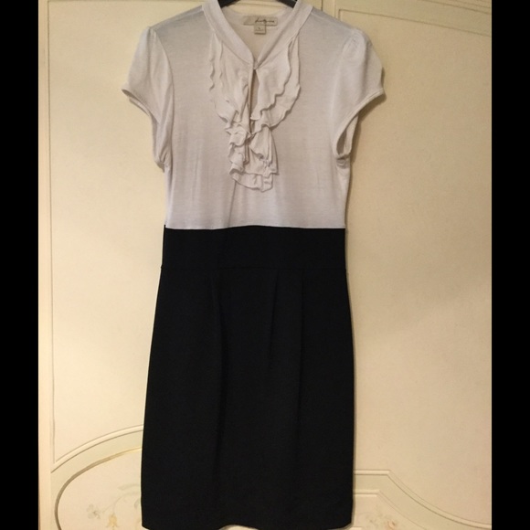 Forever21 Ruffled Keyhole Mini Dress - Picture 1 of 3