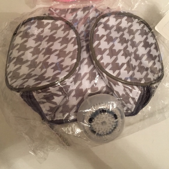 Clarisonic brush head replacement with bag