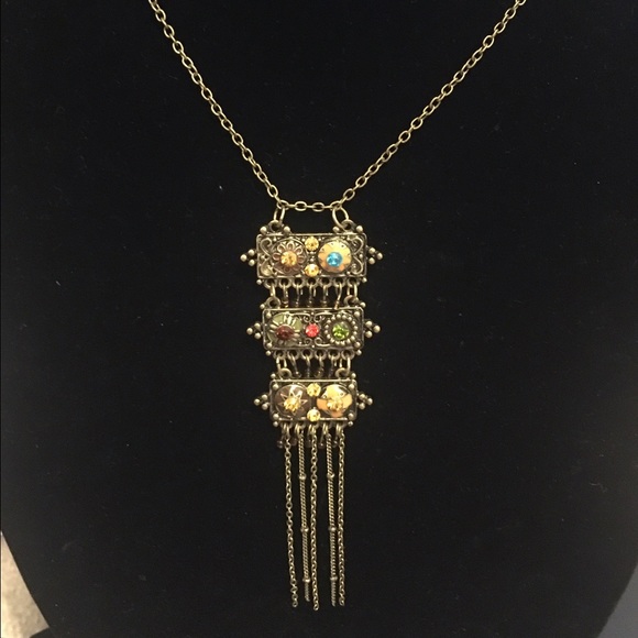 Vantage pendant necklace