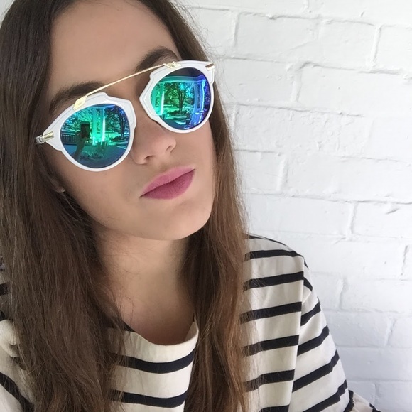 "Ellie" Sunglasses || White & Blue Mirror - Picture 4 of 7